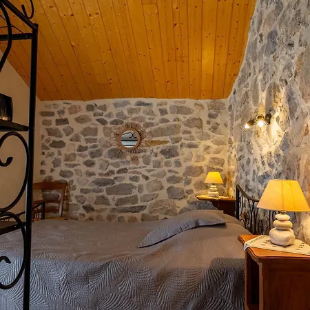 Holiday home La Maisonnette A La Caze Saint-Pierre-des-Tripiers