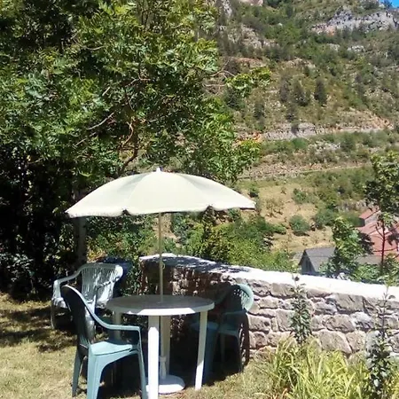 La Maisonnette A La Caze Semesterbostad Saint-Pierre-des-Tripiers