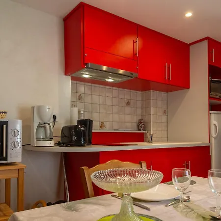 La Maisonnette A La Caze Semesterbostad Saint-Pierre-des-Tripiers