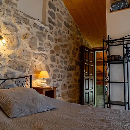 La Maisonnette A La Caze * Saint-Pierre-des-Tripiers